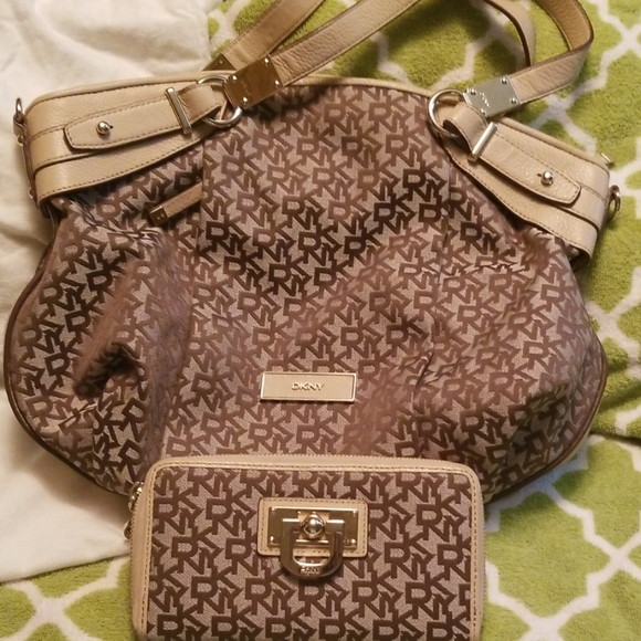 Dkny purse and wallet - Picture 1 of 5